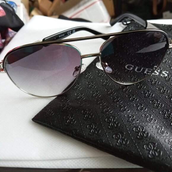 Guess Metal Frame Aviator style silver & black Sunglasses NEW in case - Picture 7 of 8